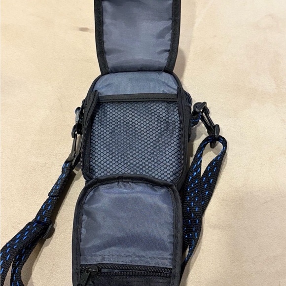 Samsonite Camera Case With Strap - Picture 3 of 6